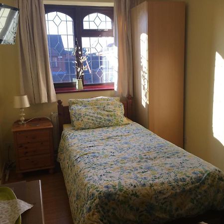 The Cedars House B&B Nuneaton Eksteriør billede