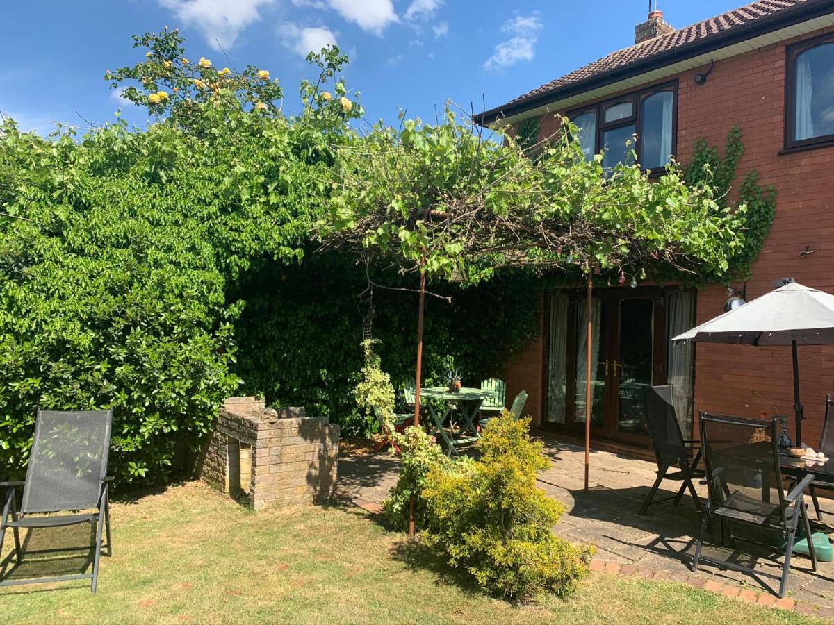 The Cedars House B&B Nuneaton Eksteriør billede